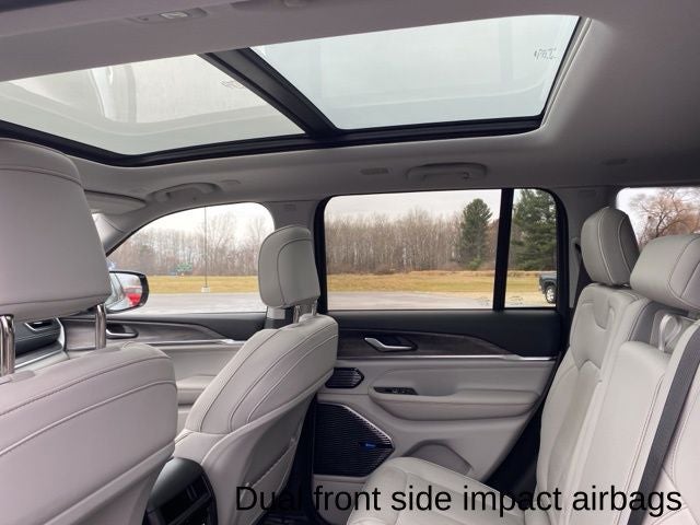 2022 Jeep Grand Cherokee Overland 4x4