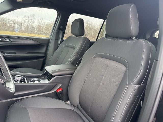 2026 Jeep Grand Cherokee GRAND CHEROKEE L LAREDO X 4X4