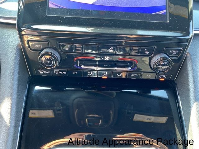 2022 Jeep Grand Cherokee L Altitude 4x4