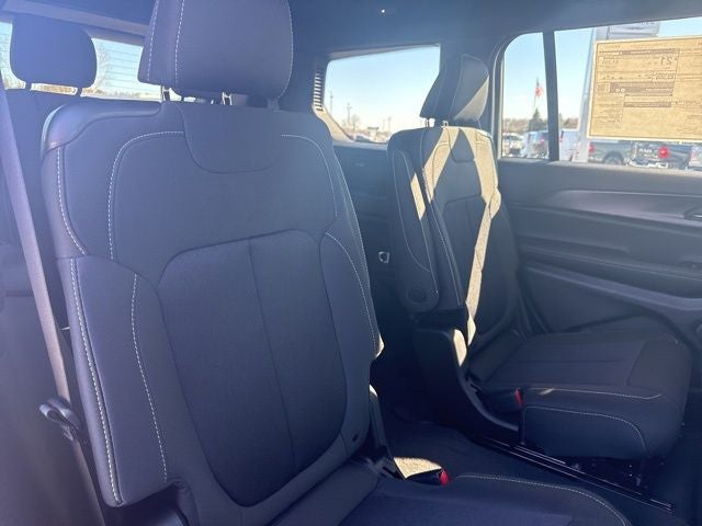 2026 Jeep Grand Cherokee GRAND CHEROKEE L LAREDO X 4X4