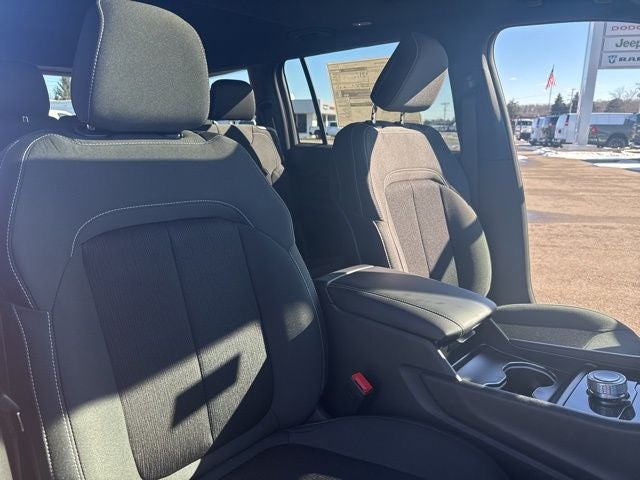 2026 Jeep Grand Cherokee GRAND CHEROKEE L LAREDO X 4X4