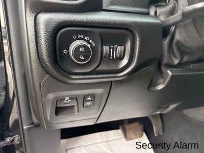 2019 RAM 1500 Big Horn/Lone Star Crew Cab 4x4 5'7' Box