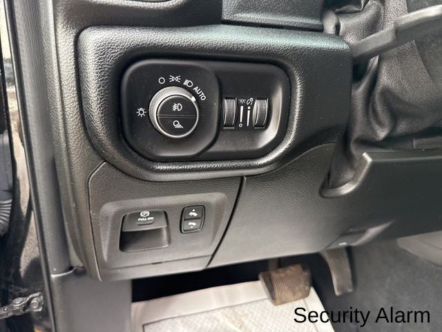 2019 RAM 1500 Big Horn/Lone Star Crew Cab 4x4 5'7' Box