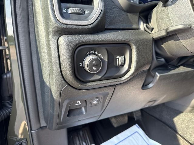 2026 RAM Ram 1500 RAM 1500 WARLOCK CREW CAB 4X4 5'7' BOX