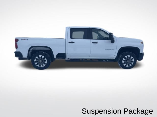 2022 Chevrolet Silverado 2500HD 4WD Crew Cab Standard Bed Custom