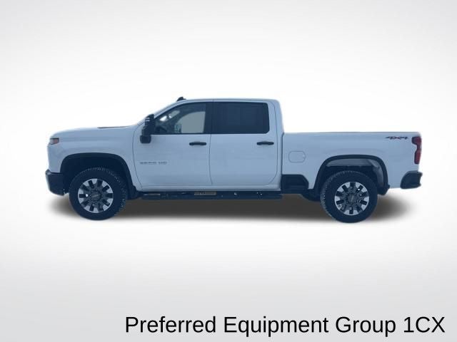 2022 Chevrolet Silverado 2500HD 4WD Crew Cab Standard Bed Custom