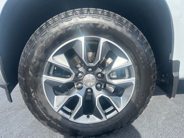 2024 Chevrolet Silverado 1500 4WD Double Cab Standard Bed LT with 2FT