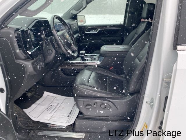 2022 Chevrolet Silverado 1500 4WD Crew Cab Short Bed LTZ