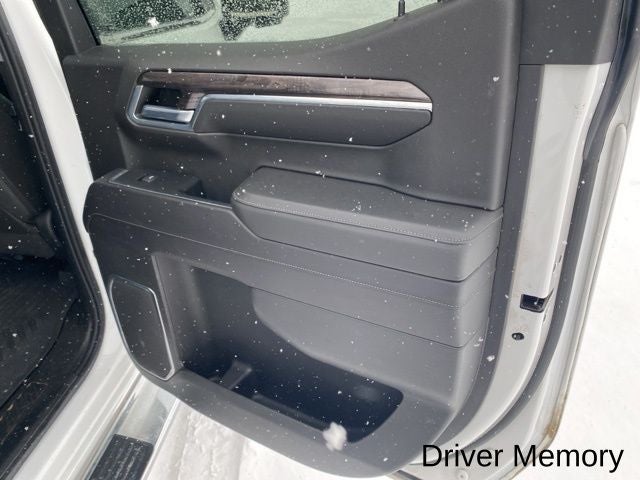 2022 Chevrolet Silverado 1500 4WD Crew Cab Short Bed LTZ