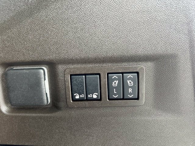 2024 GMC Yukon 4WD Denali