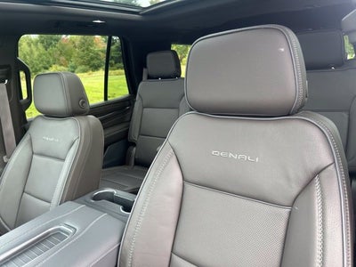 2024 GMC Yukon 4WD Denali