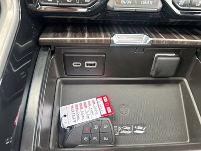 2024 GMC Yukon 4WD Denali