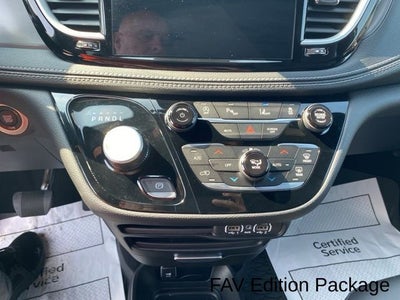 2025 Chrysler Pacifica PACIFICA SELECT