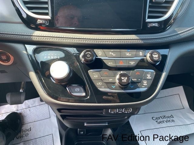 2025 Chrysler Pacifica PACIFICA SELECT