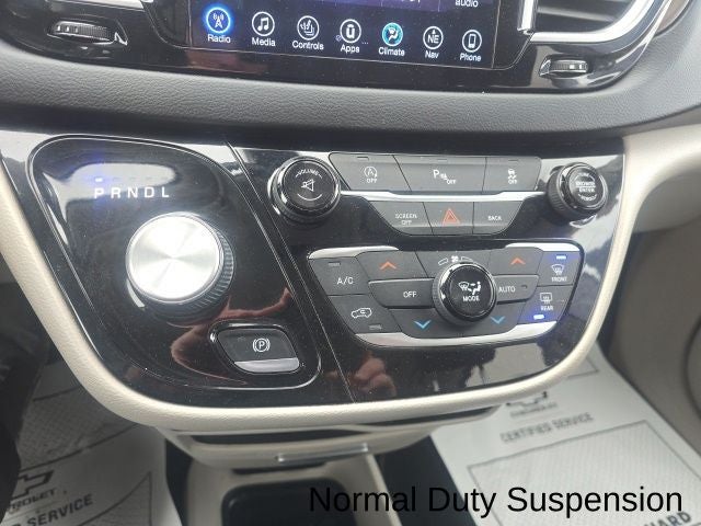 2017 Chrysler Pacifica Touring-L