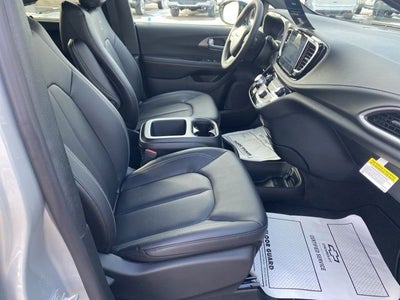 2026 Chrysler Pacifica PACIFICA SELECT AWD