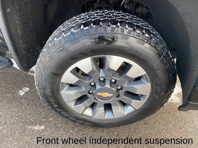 2024 Chevrolet Silverado 2500HD 4WD Crew Cab Standard Bed Custom