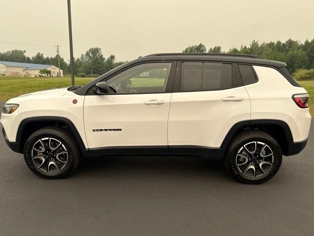 2025 Jeep Compass Trailhawk