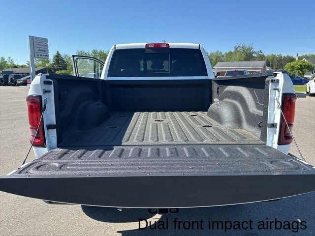 2026 RAM Ram 2500 RAM 2500 BLACK EXPRESS CREW CAB 4X4 6'4' BOX