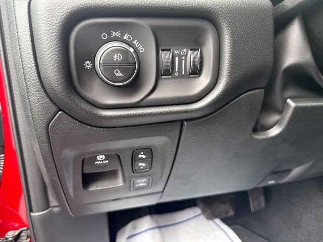 2027 RAM Ram 1500 RAM 1500 BIG HORN CREW CAB 4X4 5'7' BOX