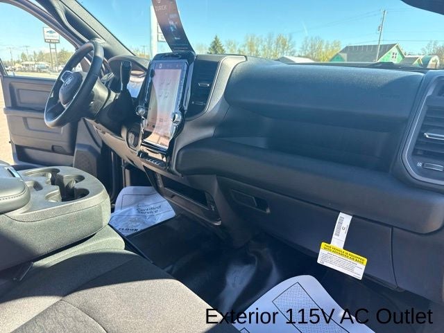 2026 RAM Ram 2500 RAM 2500 BLACK EXPRESS CREW CAB 4X4 6'4' BOX