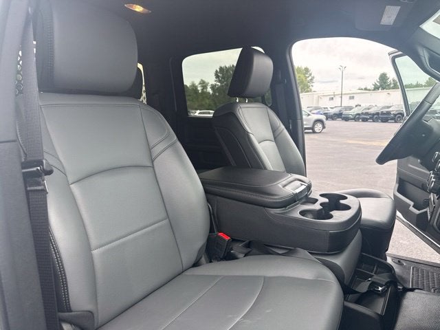 2024 RAM 2500 Tradesman Crew Cab 4x4 8' Box