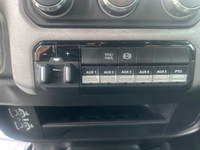 2024 RAM 3500 Chassis Tradesman/SLT/Laramie/Limited