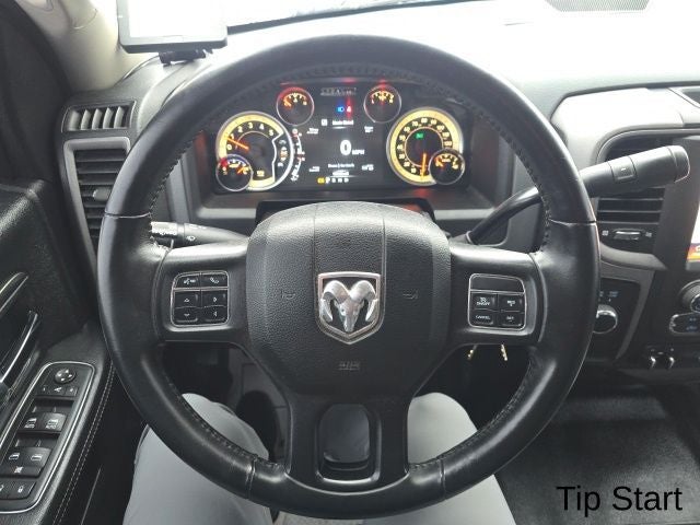 2018 RAM 3500 Chassis Tradesman/SLT/Laramie