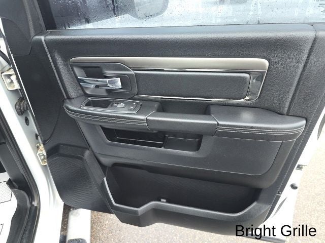 2018 RAM 3500 Chassis Tradesman/SLT/Laramie