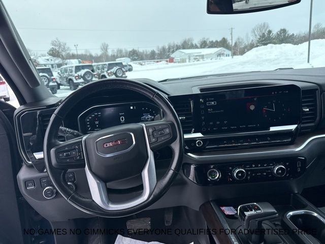 2022 GMC Sierra 1500 4WD Crew Cab Standard Box SLT