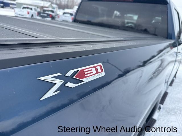 2022 GMC Sierra 1500 4WD Crew Cab Standard Box SLT