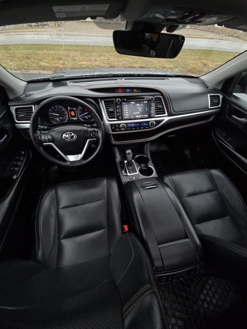 2018 Toyota Highlander Base