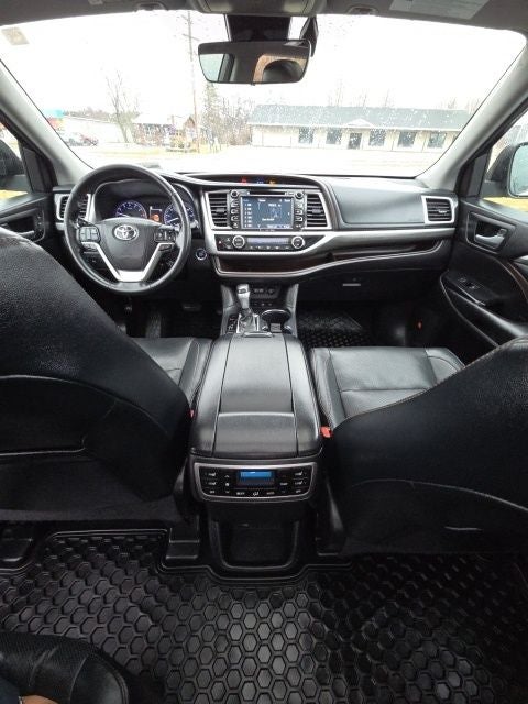 2018 Toyota Highlander Base