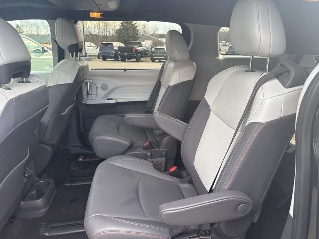 2021 Toyota Sienna LE