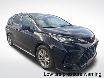 2021 Toyota Sienna LE
