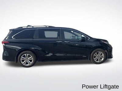 2021 Toyota Sienna LE
