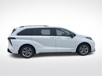 2021 Toyota Sienna LE