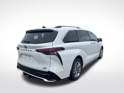 2021 Toyota Sienna LE