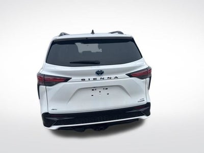 2021 Toyota Sienna LE
