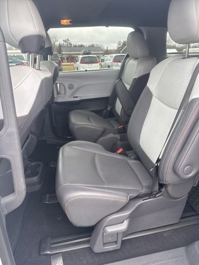 2021 Toyota Sienna LE