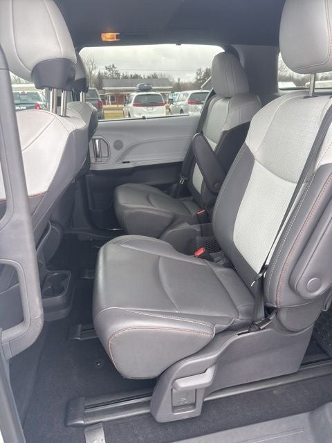 2021 Toyota Sienna LE